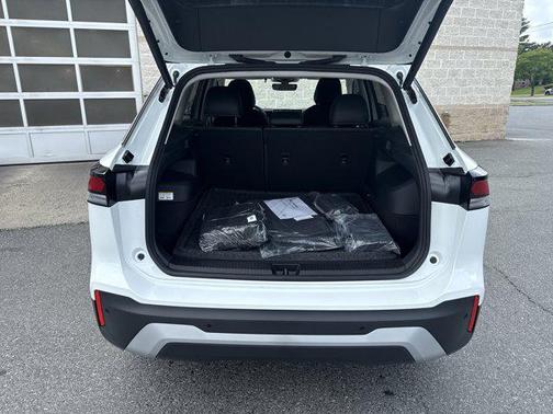 2025 Volkswagen Tiguan 2.0T SE 4MOTION