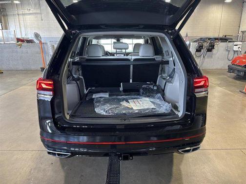 2025 Volkswagen Atlas 2.0T SEL Premium R-Line 4MOTION