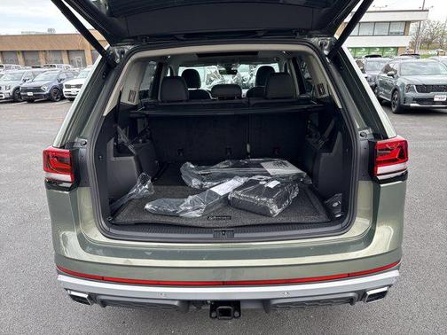 2025 Volkswagen Atlas 2.0T Peak Edition