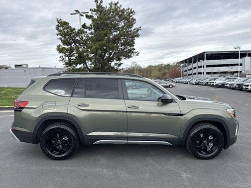 2025 Volkswagen Atlas 2.0T Peak Edition