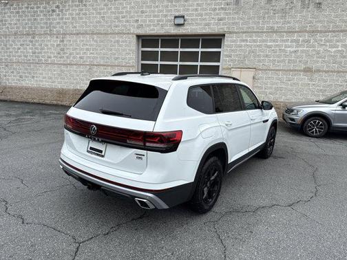 2025 Volkswagen Atlas 2.0T Peak Edition
