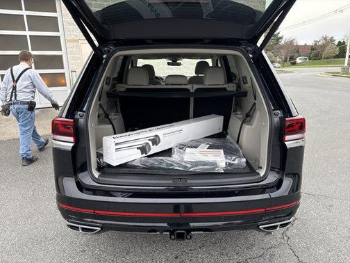 2025 Volkswagen Atlas 2.0T SEL Premium R-Line 4MOTION