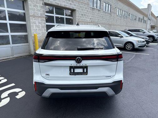 2025 Volkswagen Tiguan 2.0T SE 4MOTION