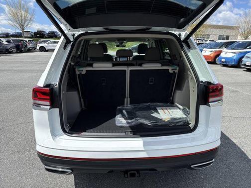 2025 Volkswagen Atlas 2.0T SE w/Technology 4MOTION