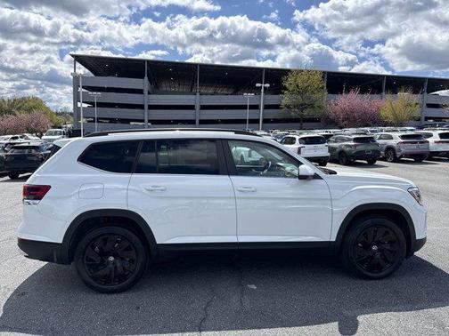 2025 Volkswagen Atlas 2.0T SE w/Technology 4MOTION