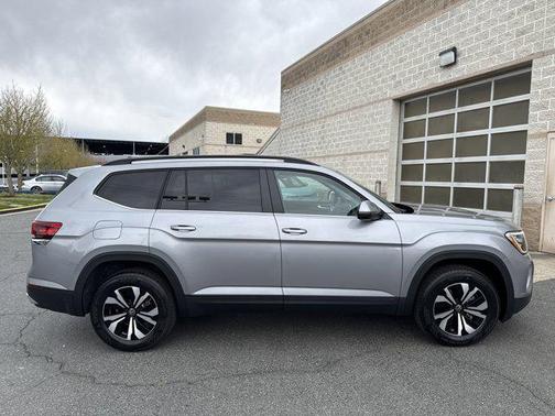 2025 Volkswagen Atlas 2.0T SE