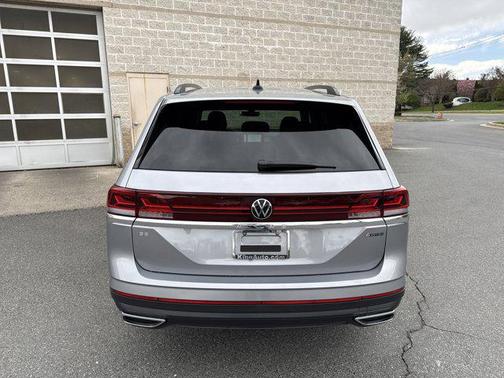2025 Volkswagen Atlas 2.0T SE