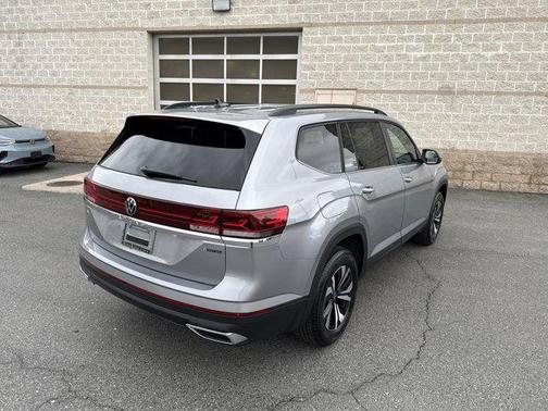 2025 Volkswagen Atlas 2.0T SE