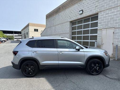 2025 Volkswagen Taos 1.5T SEL