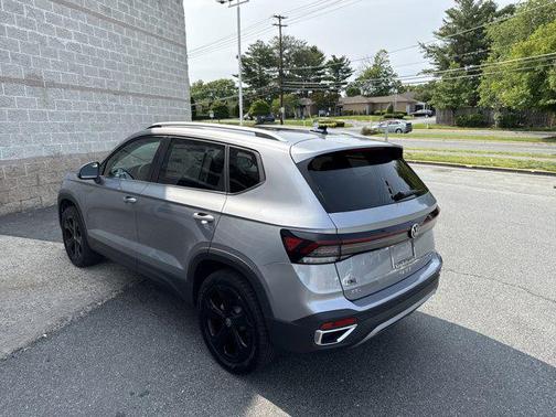 2025 Volkswagen Taos 1.5T SEL
