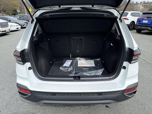 2025 Volkswagen Taos 1.5T SE Black