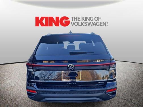 2026 Volkswagen Taos SE Black