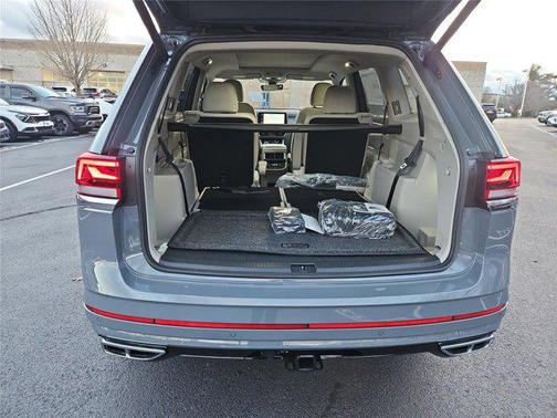 2026 Volkswagen Atlas 2.0T SEL Premium R-Line 4MOTION