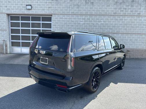 2022 Cadillac Escalade ESV Sport