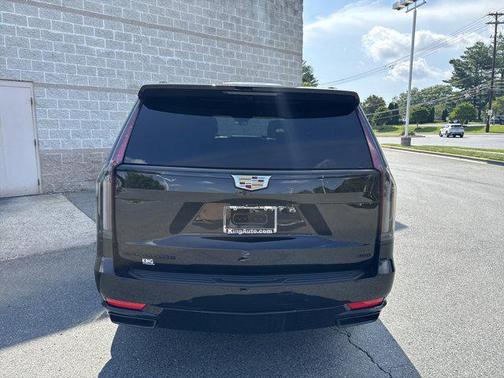 2022 Cadillac Escalade ESV Sport