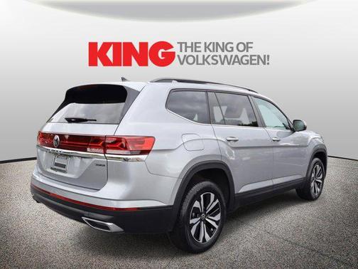 Silver Mist Metallic 2024 Volkswagen Atlas 2.0T SE