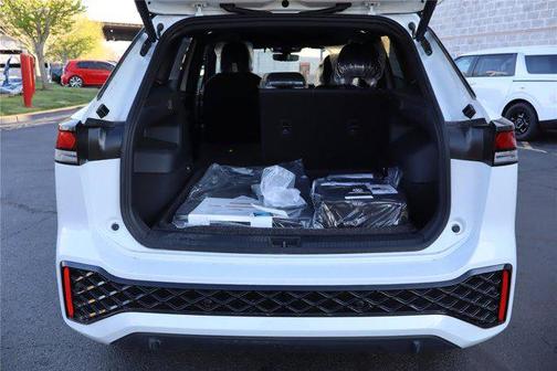 White 2026 Volkswagen Tiguan 2.0T SE R-Line Black 4MOTION