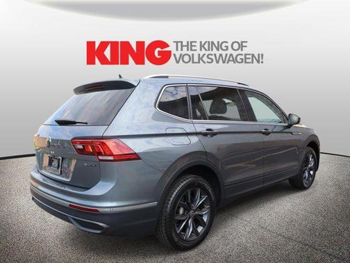 Platinum Gray Metallic 2022 Volkswagen Tiguan 2.0T SE 4MOTION