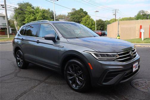 Platinum Gray Metallic 2022 Volkswagen Tiguan 2.0T SE 4MOTION