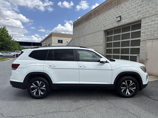2025 Volkswagen Atlas 2.0T SE