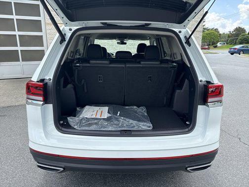 2025 Volkswagen Atlas 2.0T SE