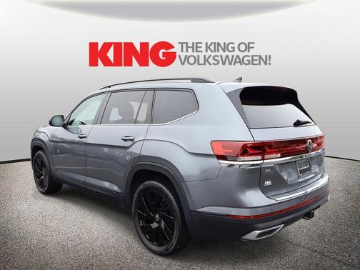 Platinum Gray Metallic 2024 Volkswagen Atlas 2.0T SE w/Technology 4MOTION