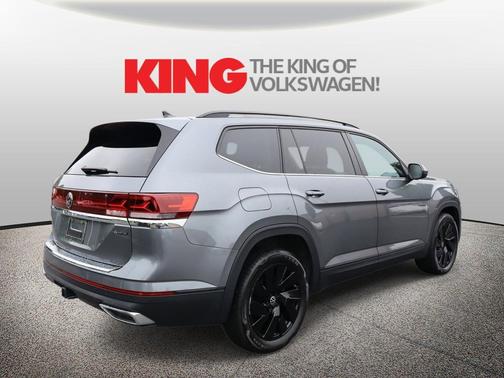 Platinum Gray Metallic 2024 Volkswagen Atlas 2.0T SE w/Technology 4MOTION