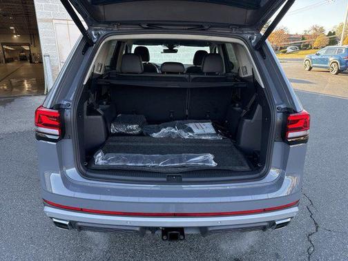 2025 Volkswagen Atlas 2.0T Peak Edition