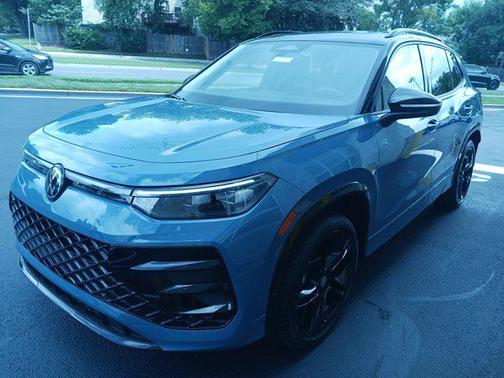 2025 Volkswagen Tiguan 2.0T SE R-Line Black 4MOTION