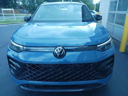 2025 Volkswagen Tiguan 2.0T SE R-Line Black 4MOTION