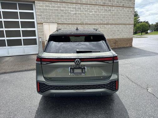2025 Volkswagen Tiguan 2.0T SE R-Line Black 4MOTION