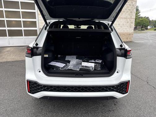 2025 Volkswagen Tiguan 2.0T SEL R-Line 4MOTION