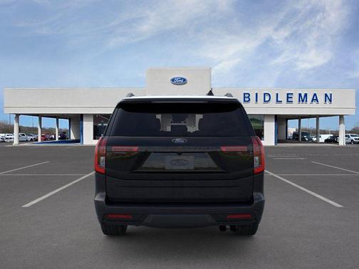 Agate Black Metallic 2026 Ford Expedition Tremor