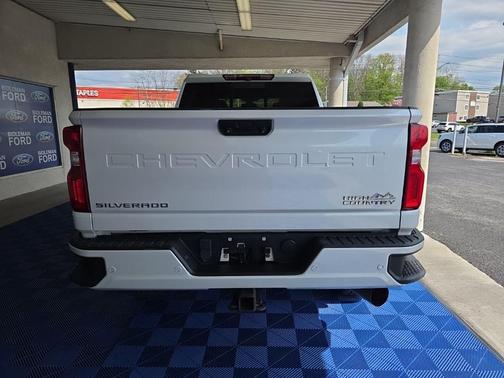 Iridescent Pearl Tricoat 2022 Chevrolet Silverado 3500 High Country