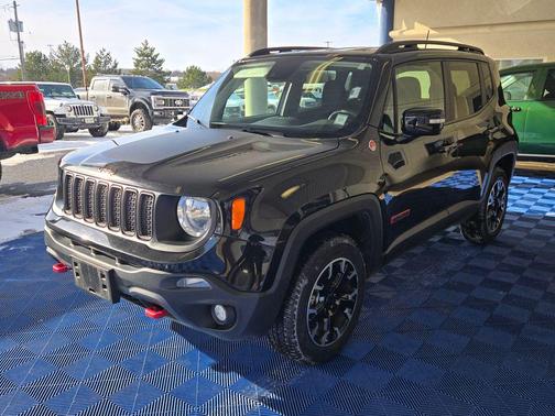 2023 Jeep Renegade Trailhawk