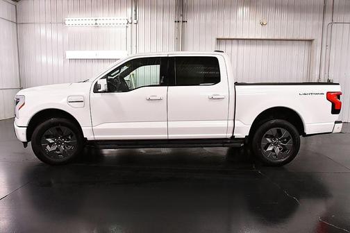 Star White 2023 Ford F-150 Lightning LARIAT