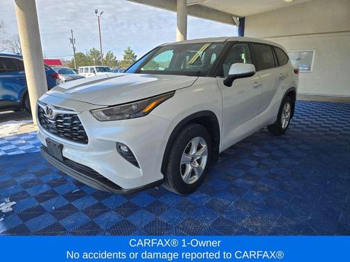 2023 Toyota Highlander LE