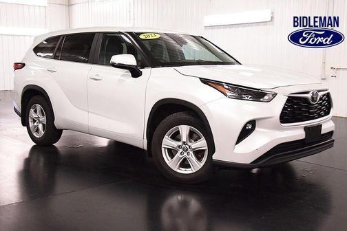 Wind Chill Pearl 2023 Toyota Highlander LE SUV