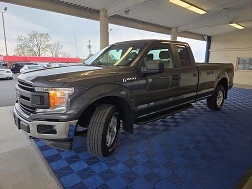 Magnetic Metallic 2018 Ford F-150 XL
