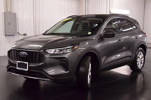 Carbonized Gray Metallic 2023 Ford Escape Active
