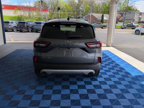 Carbonized Gray Metallic 2023 Ford Escape Active