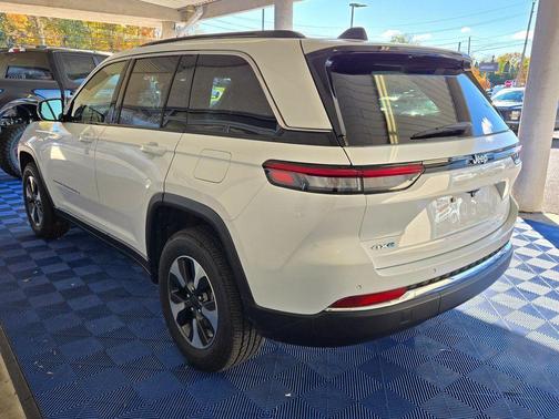 2024 Jeep Grand Cherokee 4xe Base
