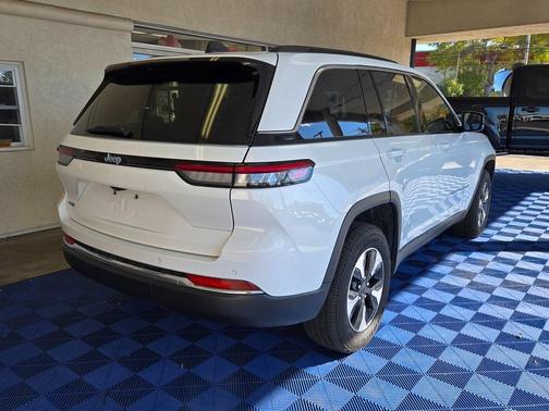 2024 Jeep Grand Cherokee 4xe Base