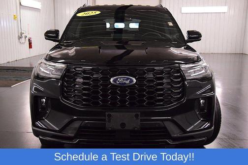 Agate Black Metallic 2025 Ford Explorer ST-Line