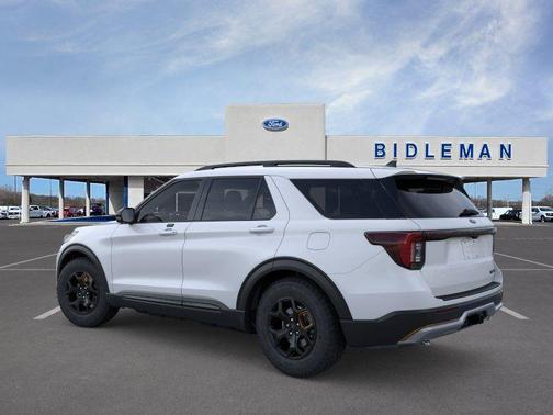 Space White Metallic 2026 Ford Explorer Tremor