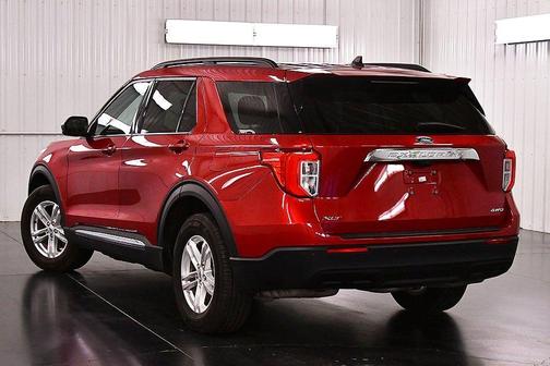Rapid Red Metallic Tinted Clearcoat 2023 Ford Explorer XLT