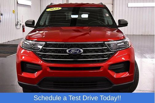 Rapid Red Metallic Tinted Clearcoat 2023 Ford Explorer XLT