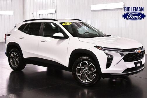 Summit White 2024 Chevrolet Trax LT