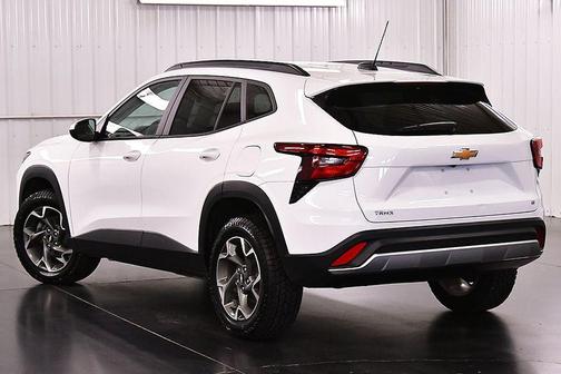 Summit White 2024 Chevrolet Trax LT