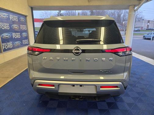 2022 Nissan Pathfinder Platinum
